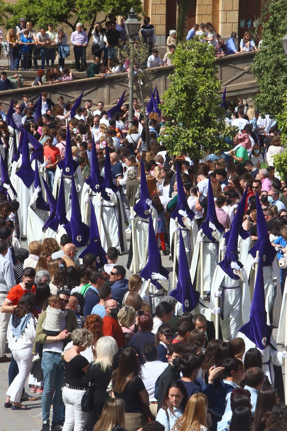 El imágenes, el Rescatado reparte su gracia el Domingo de Ramos en Córdoba