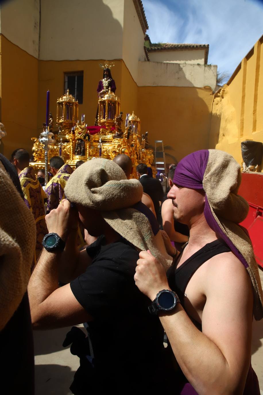 El imágenes, el Rescatado reparte su gracia el Domingo de Ramos en Córdoba