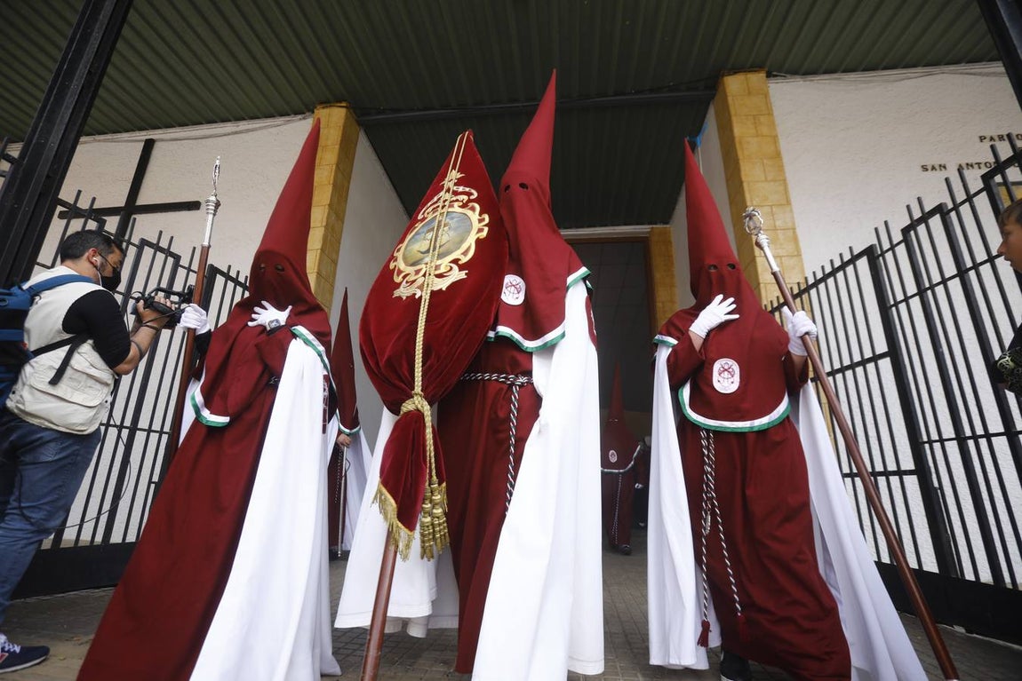 Miércoles Santo | La vibrante salida de la Piedad de Córdoba, en imágenes