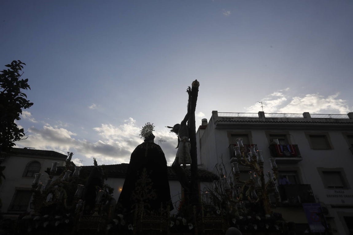 Jueves Santo | La popular procesión del Cristo de Gracia de Córdoba, en imágenes