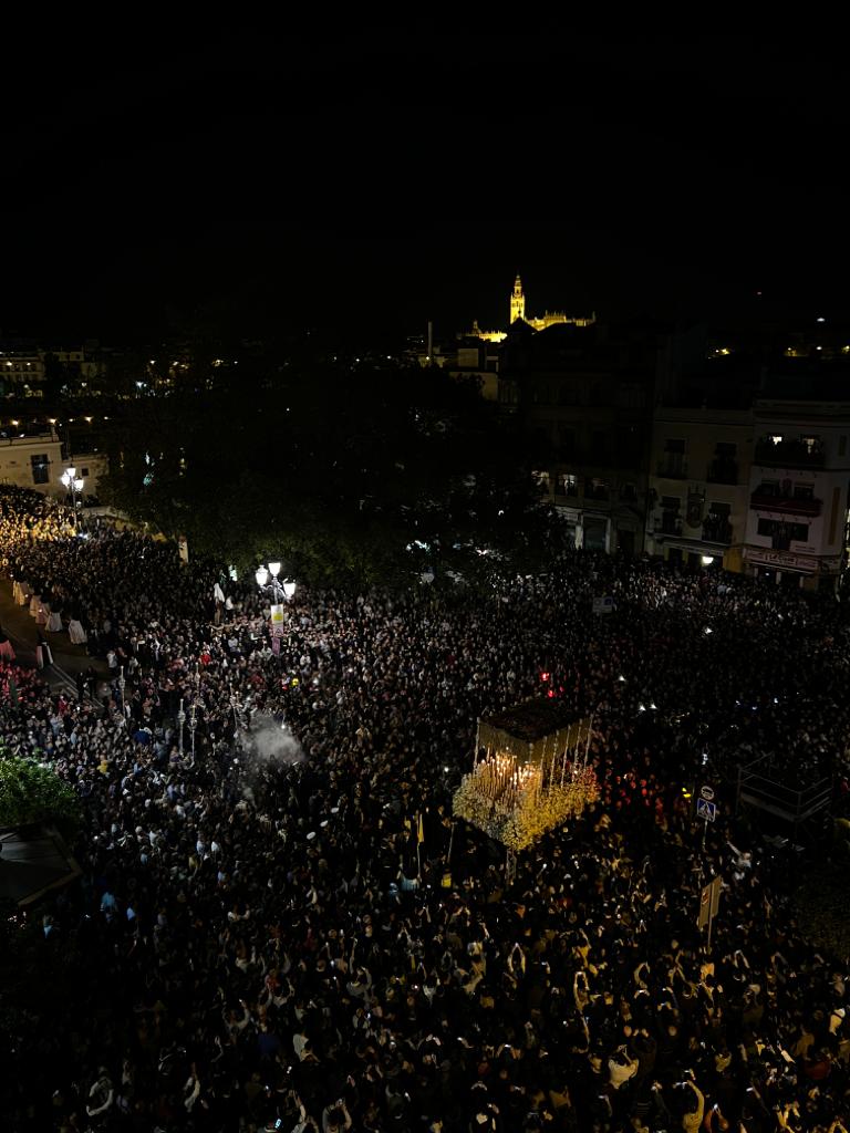 La Esperanza de otra madrugada en Triana