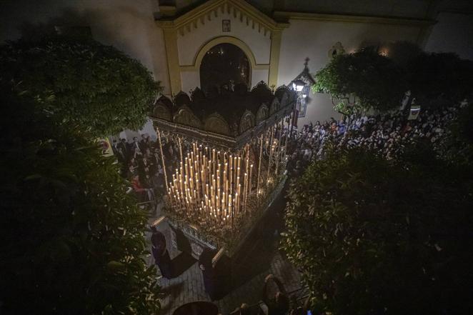 Contemplación y oración del Silencio en la Madrugada de Sevilla