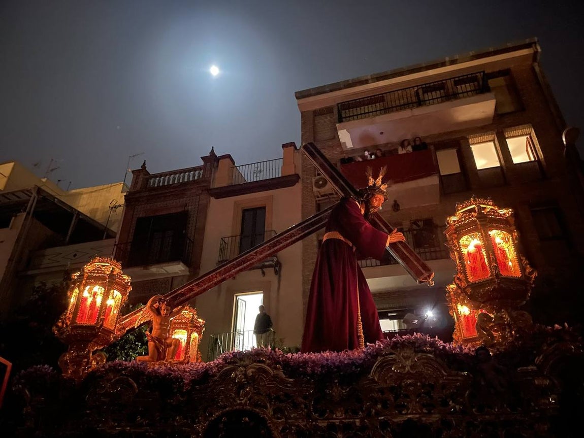 Las fotos de los lectores de ABC del Viernes Santo de la Semana Santa de Sevilla 2022