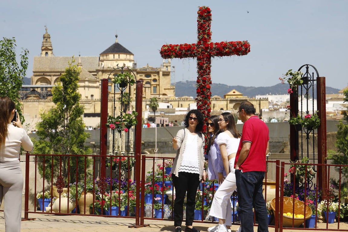 El ambiente turístico en las Cruces de Mayo de Córdoba 2022