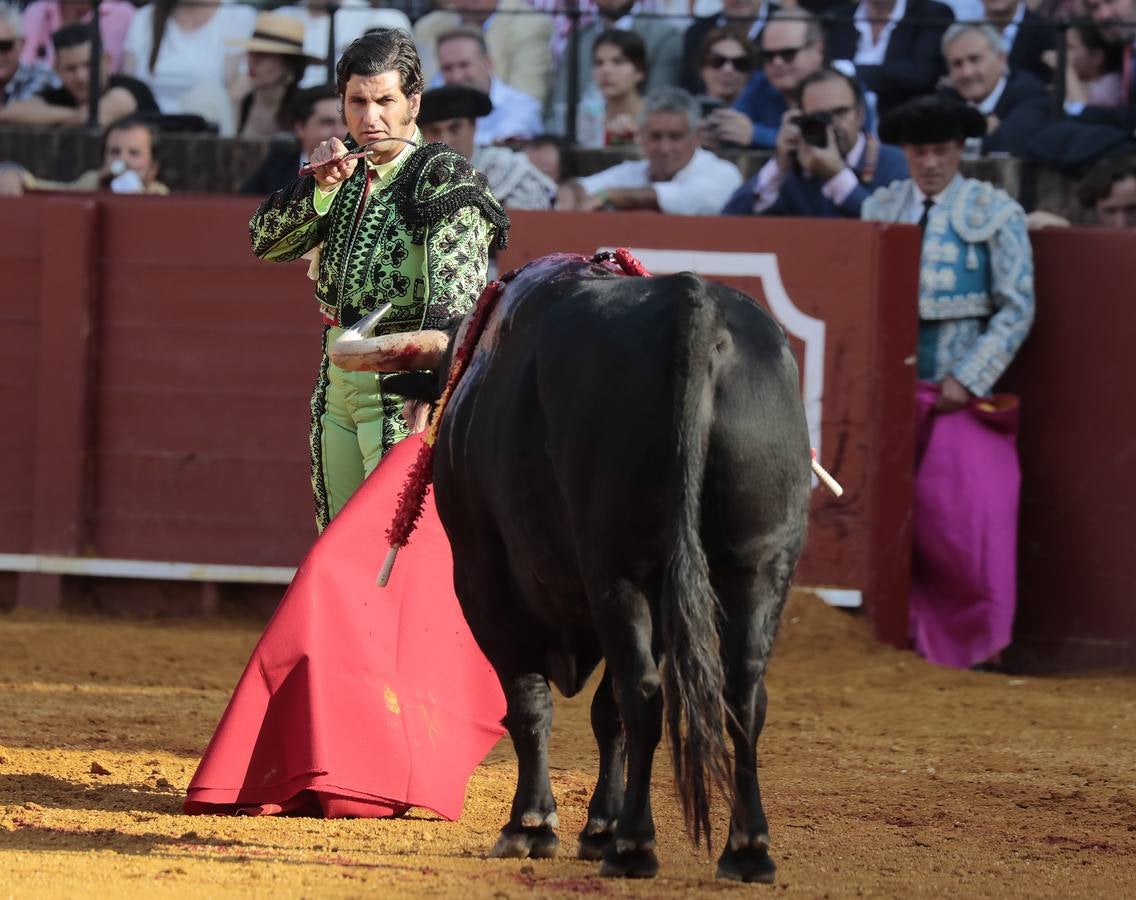 Corrida del sábado de farolillos de 2022 en la plaza de toros de Sevilla. RAÚL DOBLADO