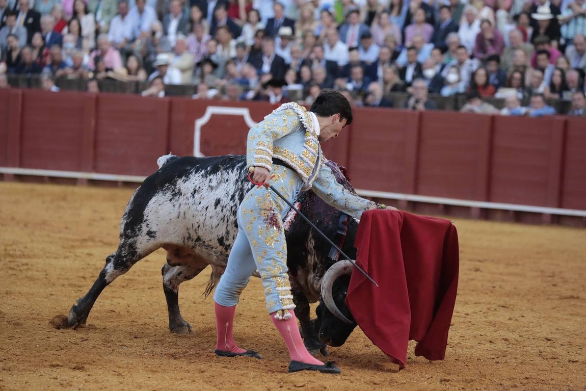 Corrida del sábado de farolillos de 2022 en la plaza de toros de Sevilla. RAÚL DOBLADO