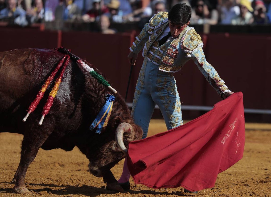 Corrida del sábado de farolillos de 2022 en la plaza de toros de Sevilla. RAÚL DOBLADO