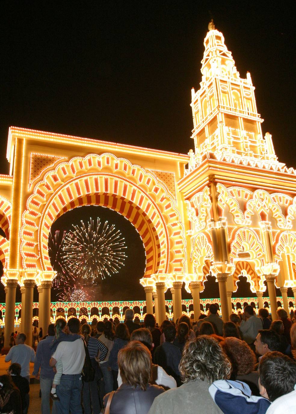La evolución de la portada de la Feria de Córdoba en el Arenal, en imágenes