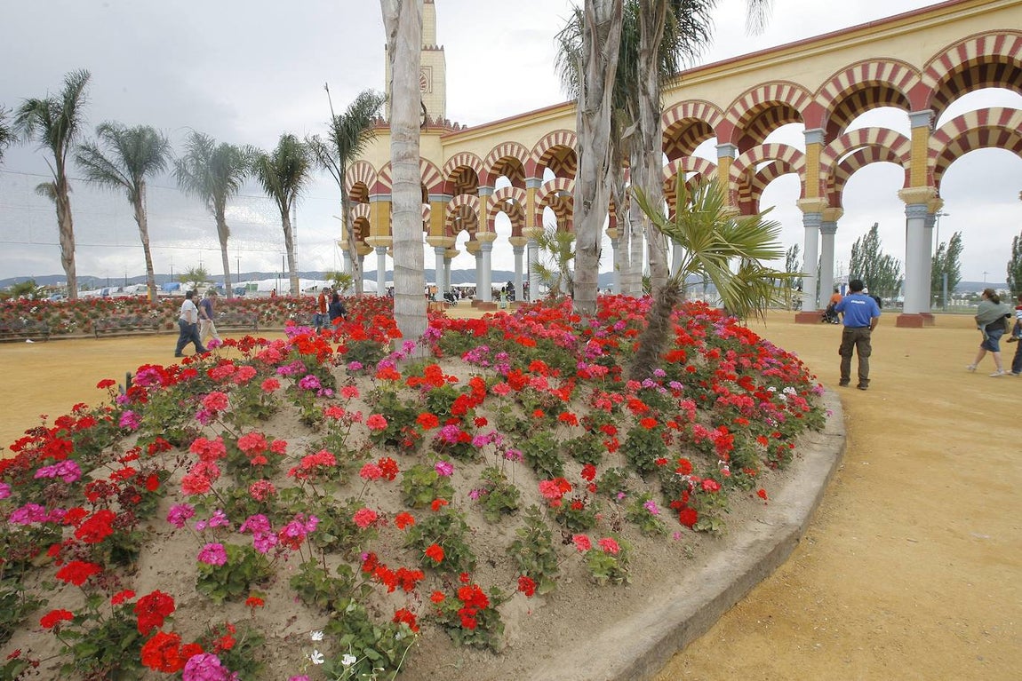 La evolución de la portada de la Feria de Córdoba en el Arenal, en imágenes