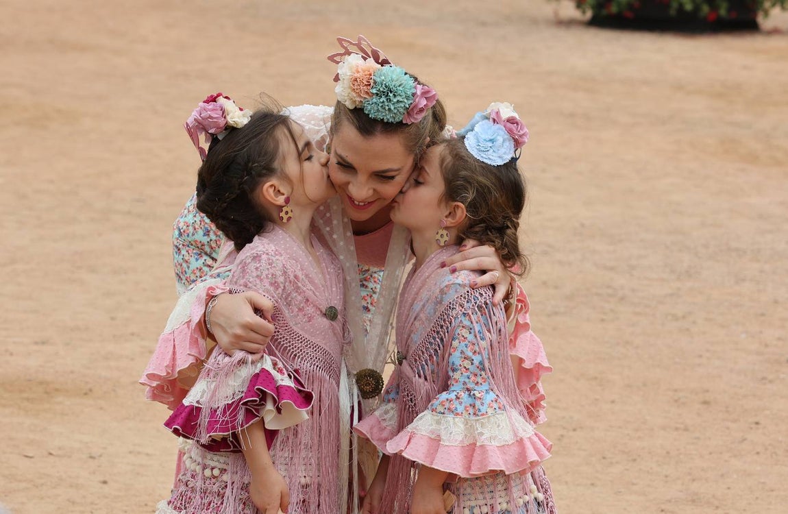 El familiar ambiente del domingo de Feria de Córdoba, en imágenes