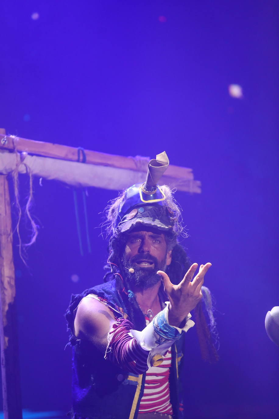 El espectacular pregón de India Martínez en el Carnaval de Cádiz, en imágenes