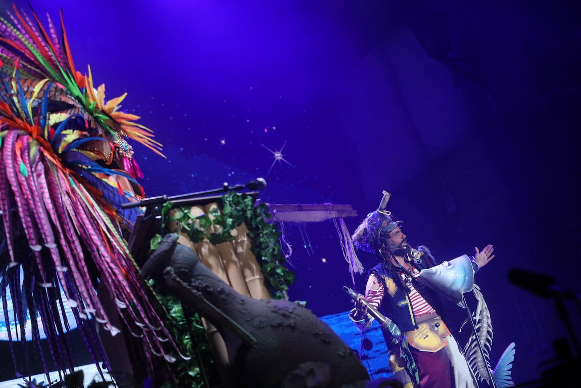 El espectacular pregón de India Martínez en el Carnaval de Cádiz, en imágenes