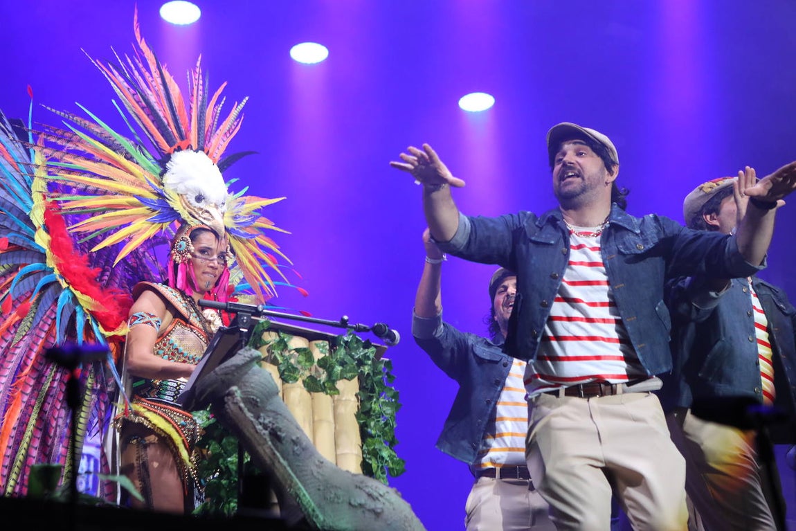 El espectacular pregón de India Martínez en el Carnaval de Cádiz, en imágenes