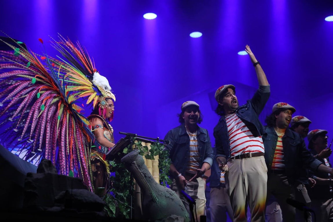 El espectacular pregón de India Martínez en el Carnaval de Cádiz, en imágenes