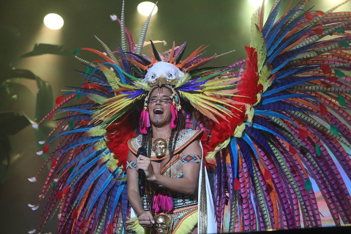 El espectacular pregón de India Martínez en el Carnaval de Cádiz, en imágenes