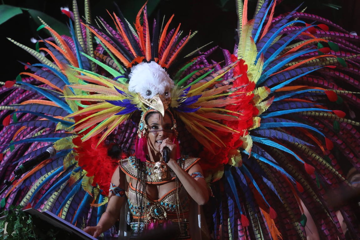 El espectacular pregón de India Martínez en el Carnaval de Cádiz, en imágenes