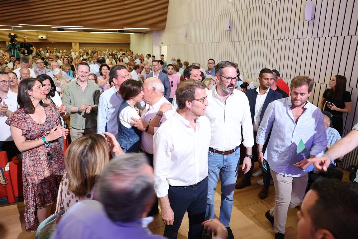 El acto de Feijóo en Córdoba, en imágenes