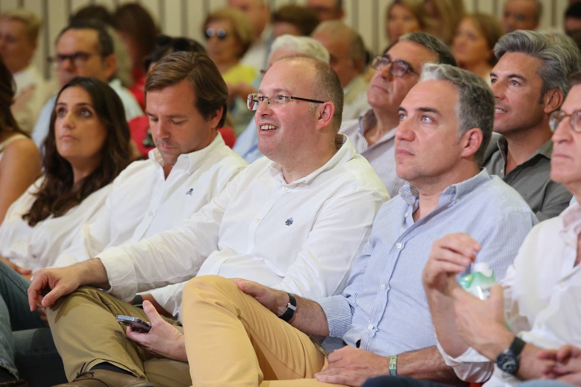 El acto de Feijóo en Córdoba, en imágenes