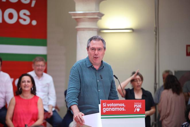 El acto de Espadas con los presidentes autonómicos en Córdoba, en imágenes