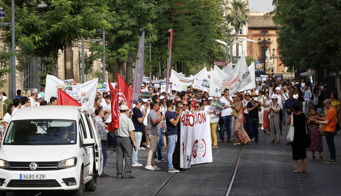 Nueva manifestación de trabajadores de Abengoa en Sevilla para pedir el rescate