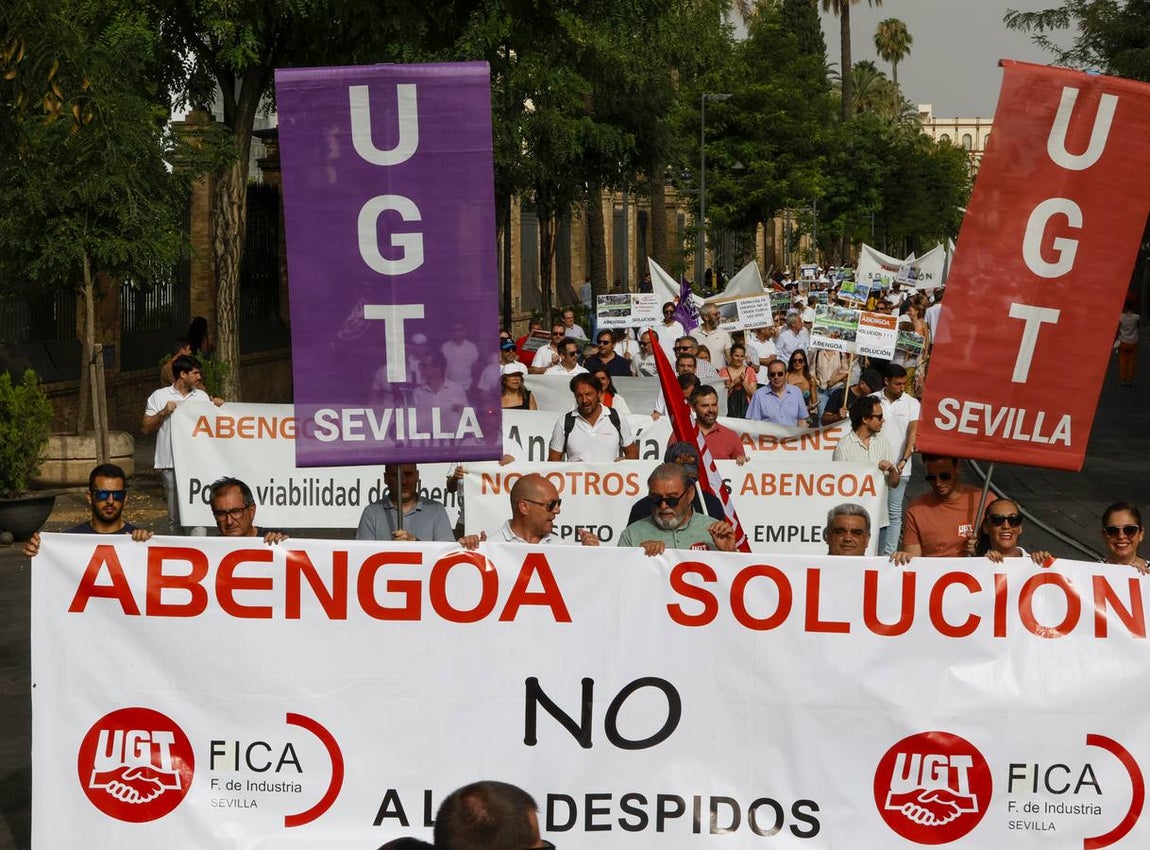 Nueva manifestación de trabajadores de Abengoa en Sevilla para pedir el rescate
