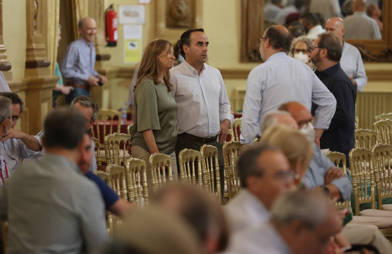 La asamblea del Círculo de la Amistad de Córdoba, en imágenes