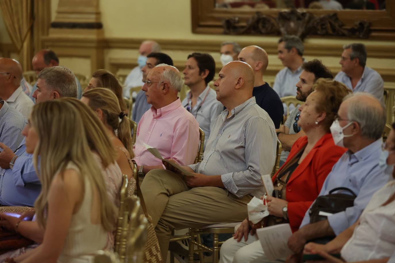 La asamblea del Círculo de la Amistad de Córdoba, en imágenes