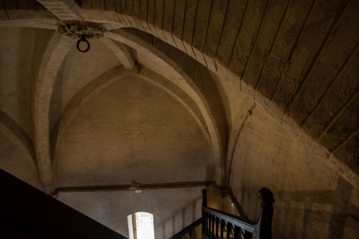 Recorrido interior por una Torre de don Fadrique ya restaurada