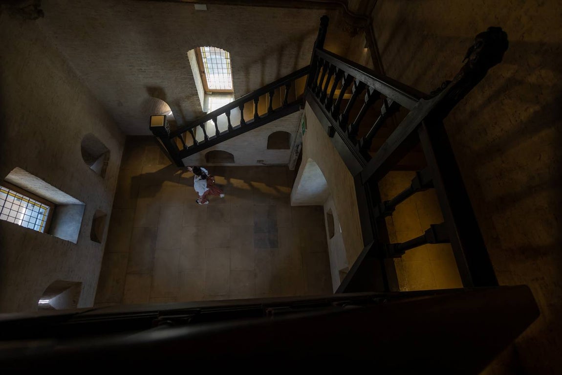 Recorrido interior por una Torre de don Fadrique ya restaurada