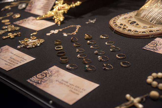 El Santo Ángel presenta el nuevo manto y proyecto de palio de la Virgen de la Salud