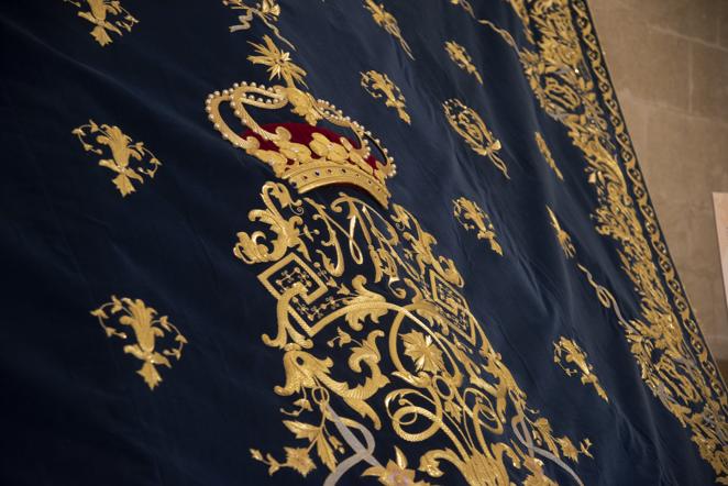 El Santo Ángel presenta el nuevo manto y proyecto de palio de la Virgen de la Salud