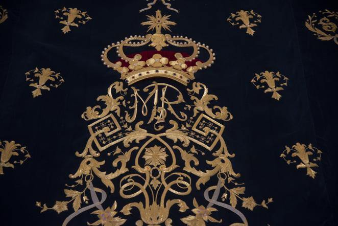 El Santo Ángel presenta el nuevo manto y proyecto de palio de la Virgen de la Salud