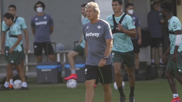Betis: Todos contra todos y contra sí mismos