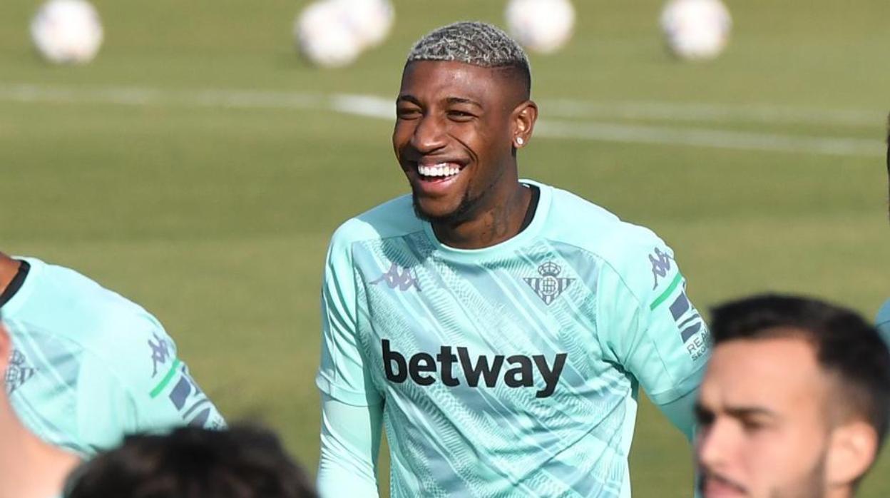 Emerson durante un entrenamiento del Real Betis