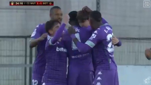 Gol de Miranda de falta directa en el Mutilvera - Betis