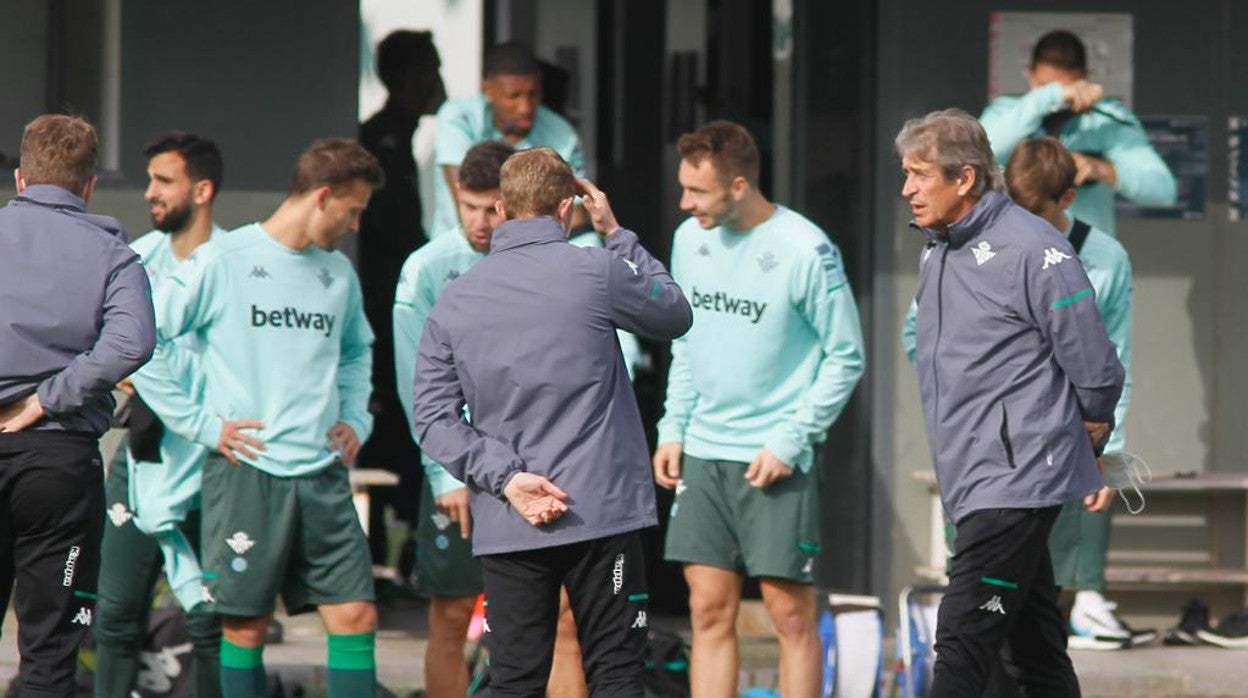 Manuel Pellegrini, en un entrenamiento reciente del Betis