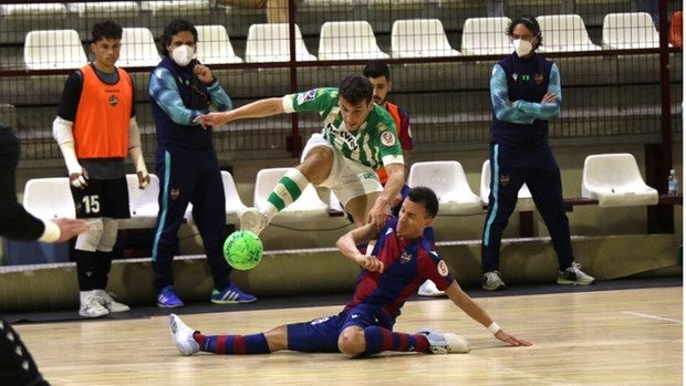 Derrota del Betis Futsal ante el líder, Levante UD, en el último instante (2-1)