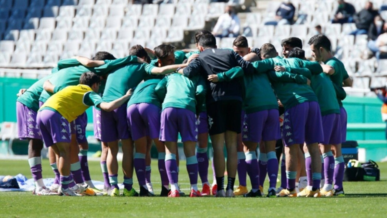 Conjura verdiblanca en El Arcángel antes de comenzar el choque