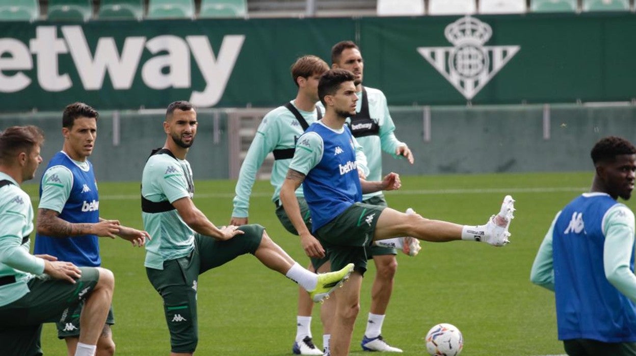 El Betis continúa pendiente de Borja Iglesias