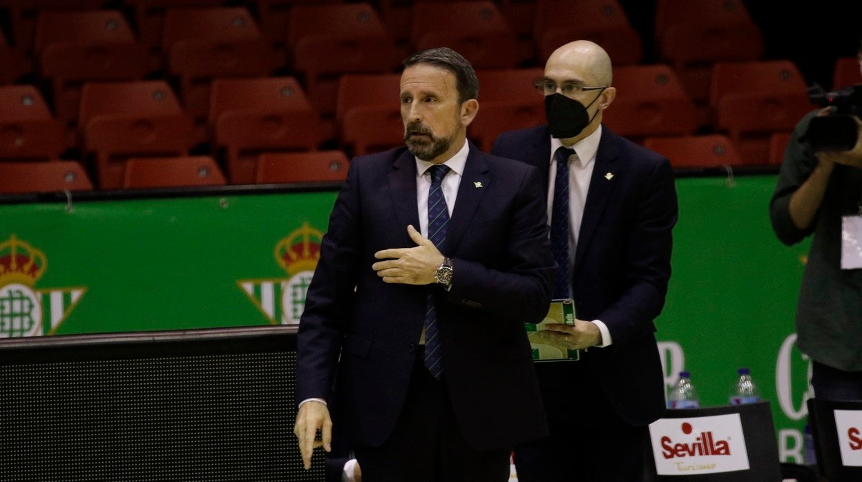 Joan Plaza, junto a Javi Carrasco, en el Coosur Betis-UCAM Murcia