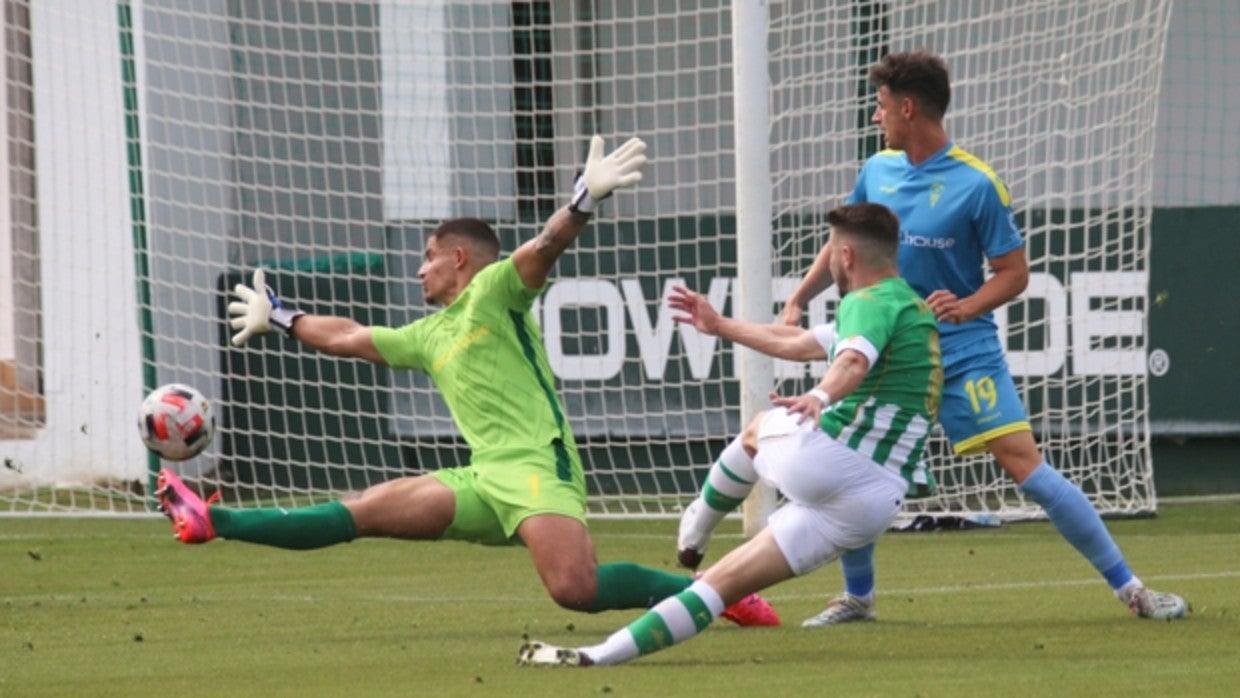 A media vuelta, David Ramos pone el primero en la ciudad deportiva Luis del Sol