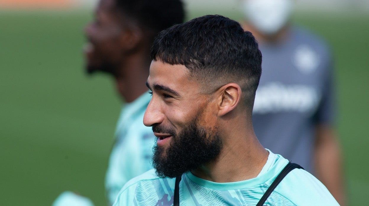 Nabil Fekir, durante el entrenamiento del Betis