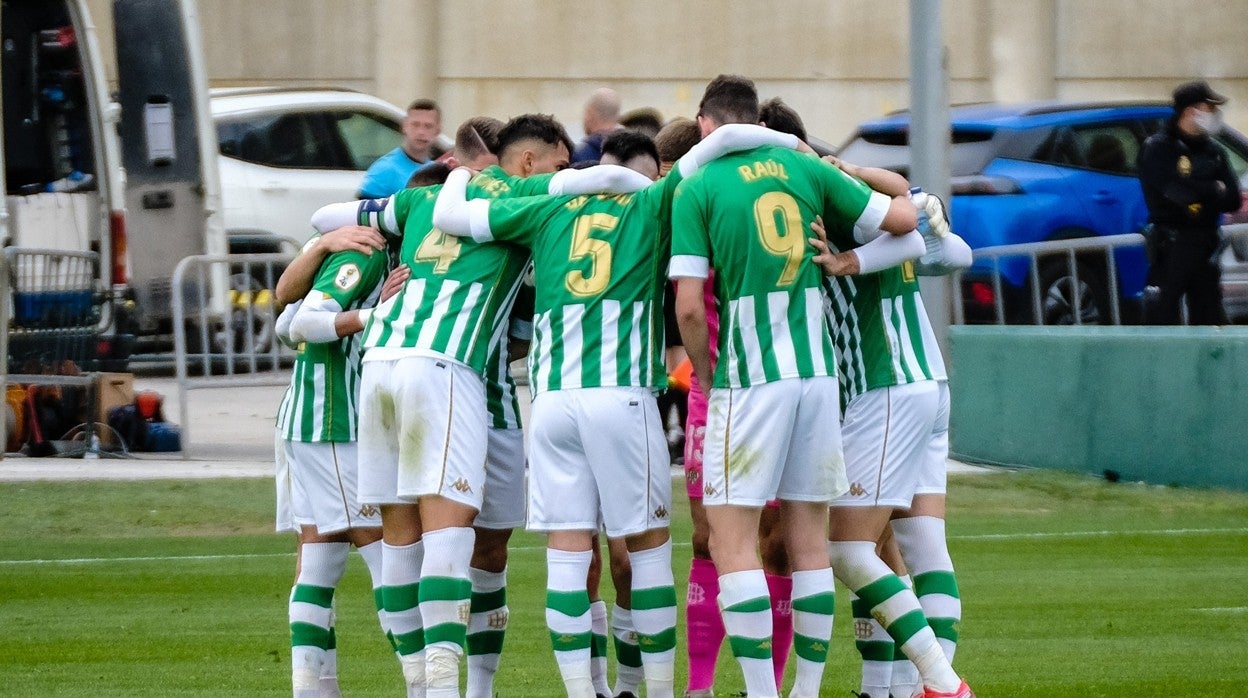 La última reunión previa a un partido en la que se fraguan los sueños del Betis Deportivo