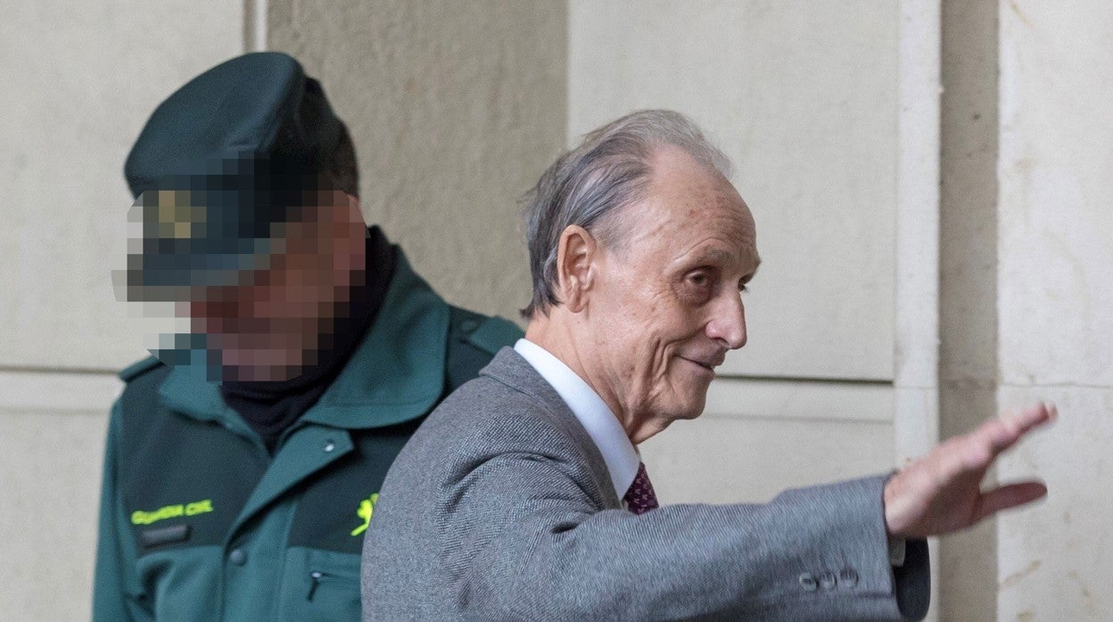 Lopera, en una de sus entradas a los juzgados de Sevilla