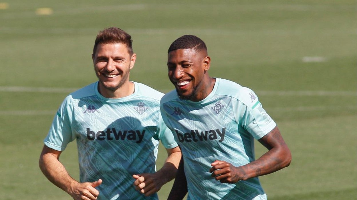 Joaquín y Emerson, durante un entrenamiento del Betis