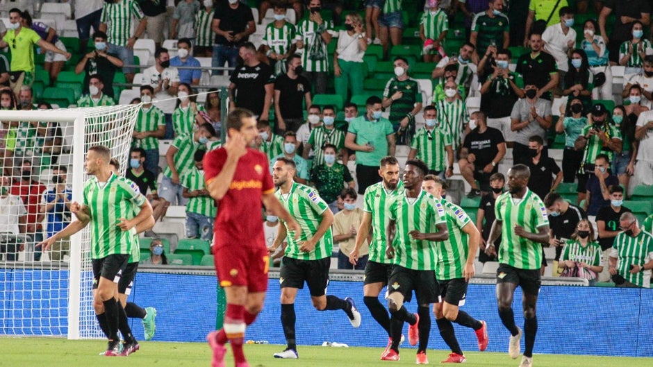 Betis - Roma: La afición disfrutó de una goleada y censuró la fea actitud visitante (5-2)