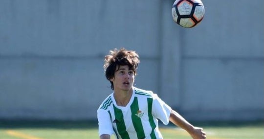 Rodri sueña un balón en la ciudad deportiva Luis del Sol