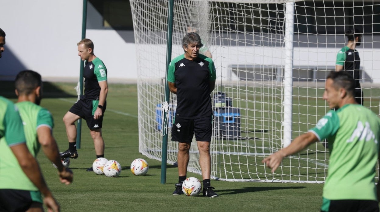 Pellegrini, en el entrenamiento de este sábado en la ciudad deportiva verdiblanca