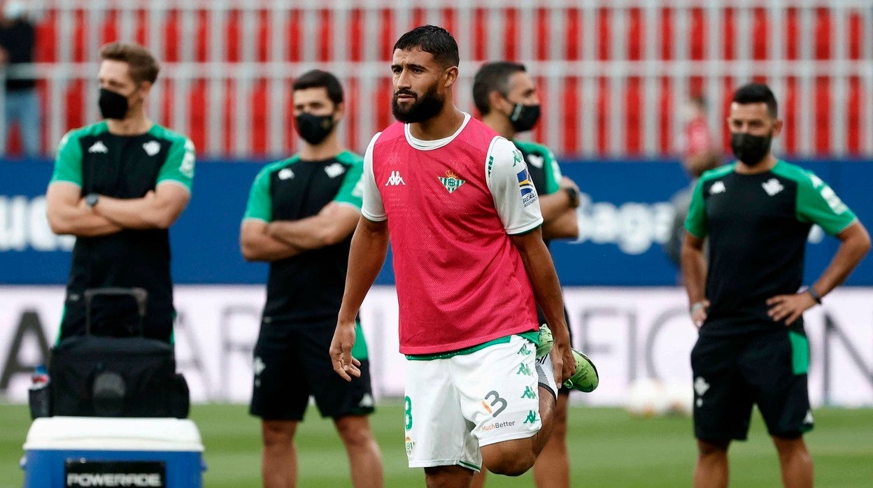 Fekir, en el calentamiento previo al Osasuna - Betis