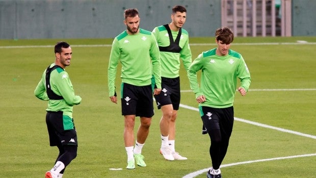 Miranda, Guido, Bravo y Pezzella inician el entrenamiento con el grupo